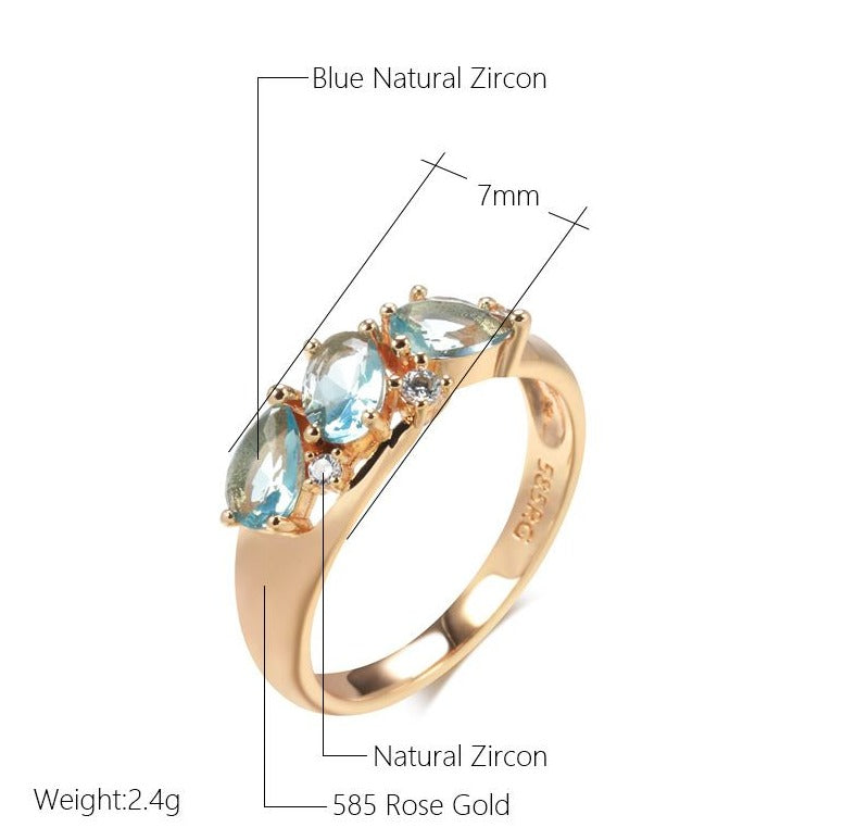 Elegant Blue Vintage Zirconia Ring in Gold