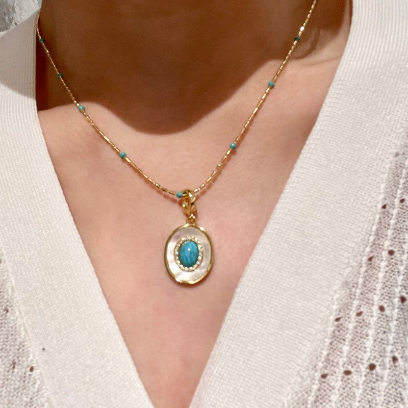 Elegant Crystal Pearl Necklace