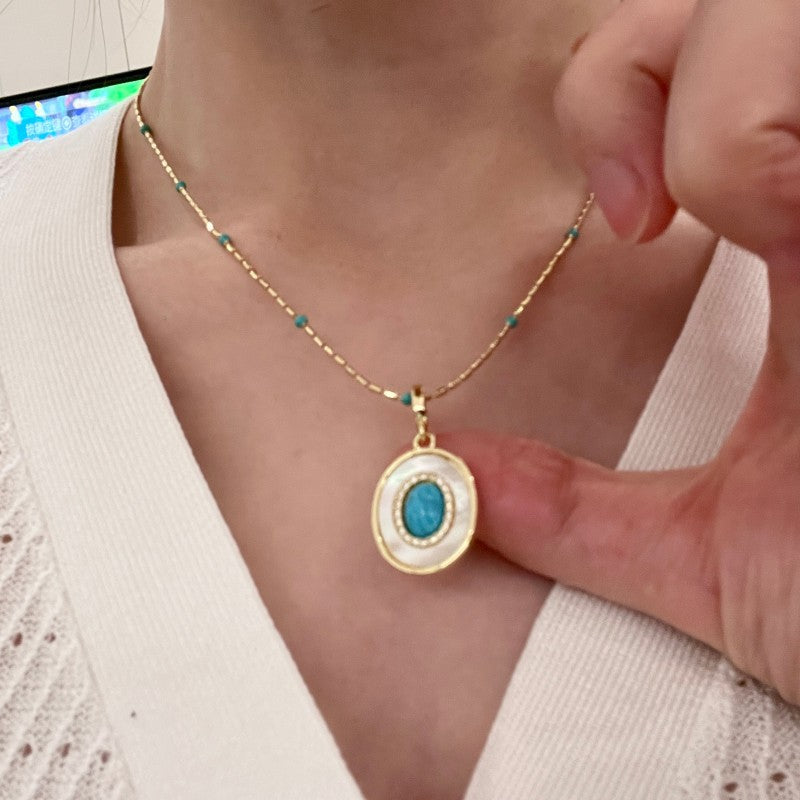 Elegant Crystal Pearl Necklace