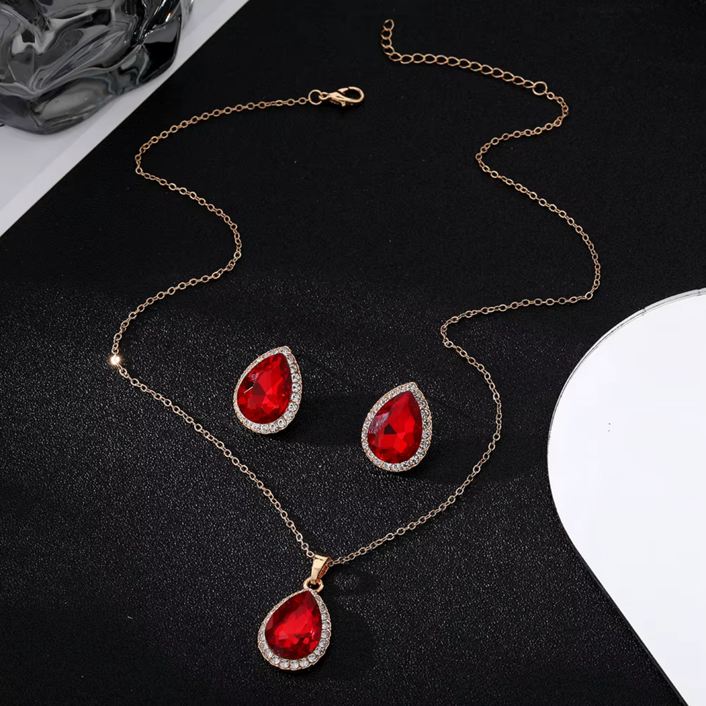 Retro Red Zircon Water Drop Jewelry Set