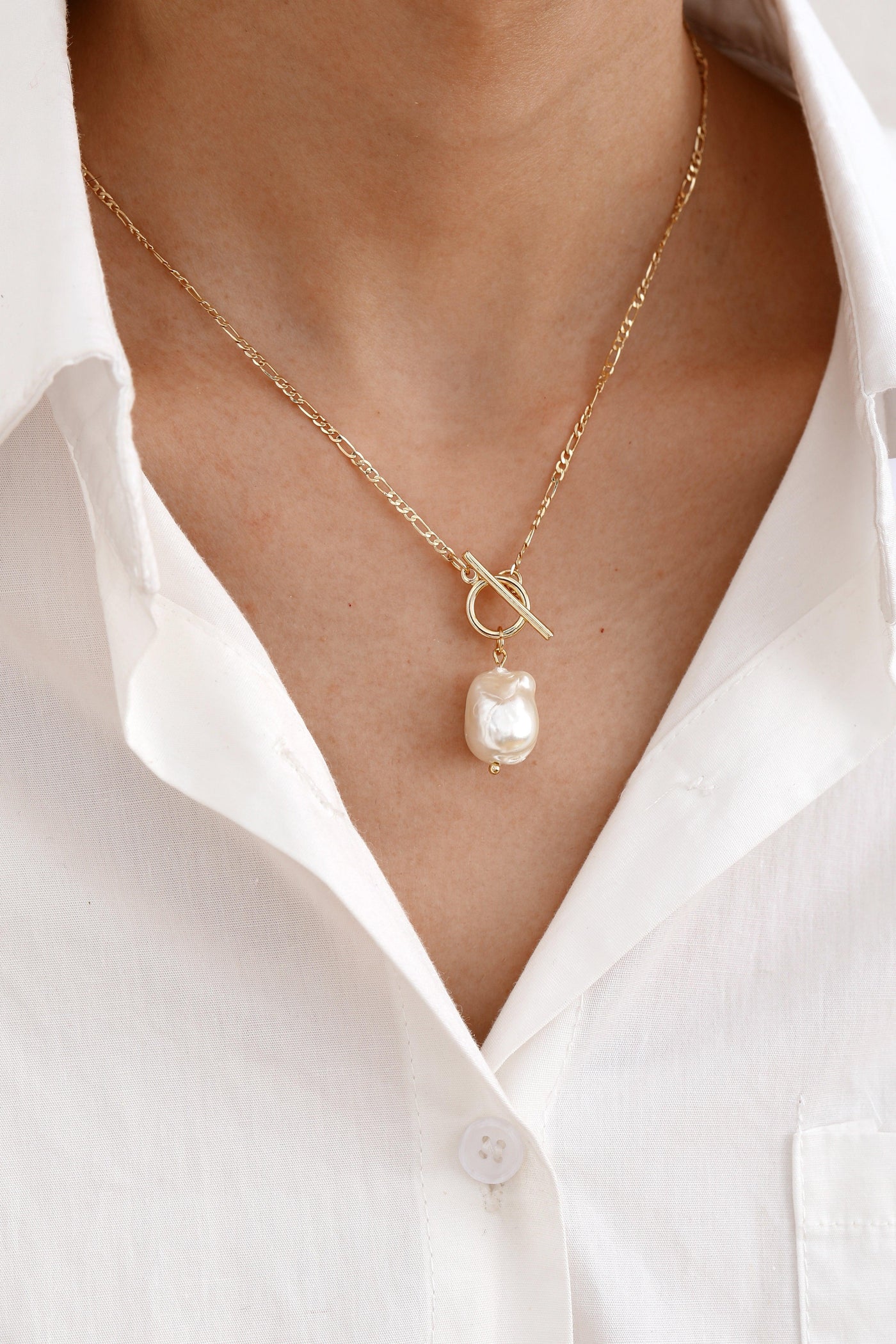 Elegant Golden Pearl Necklace