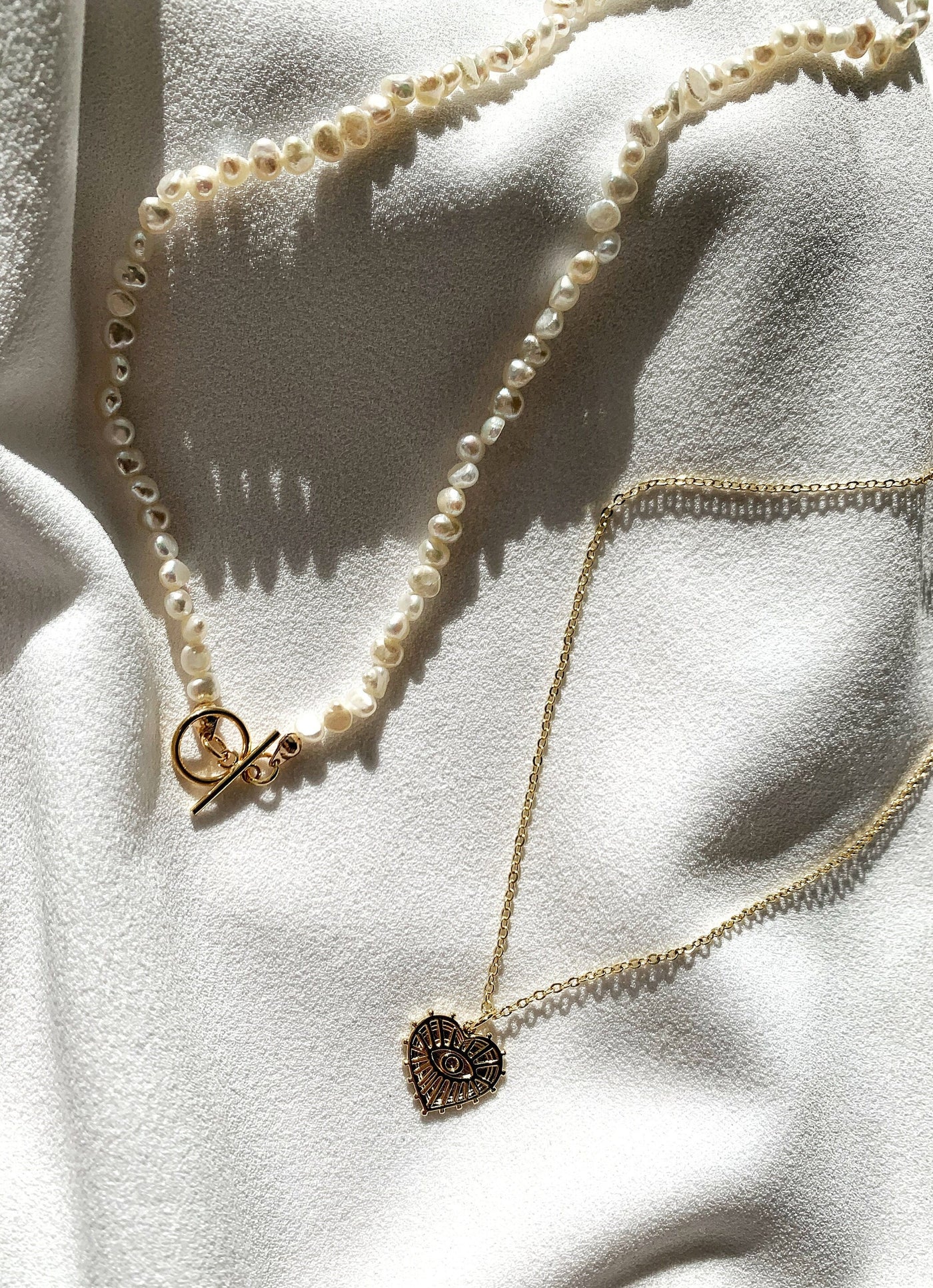 2-Piece Pearl Choker with Heart Charm Set in Gold