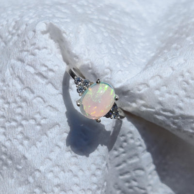 Vintage Opal Ring in 925 Sterling Silver