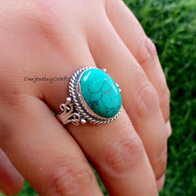 Oval Turquoise Ring in 925 Sterling Silver