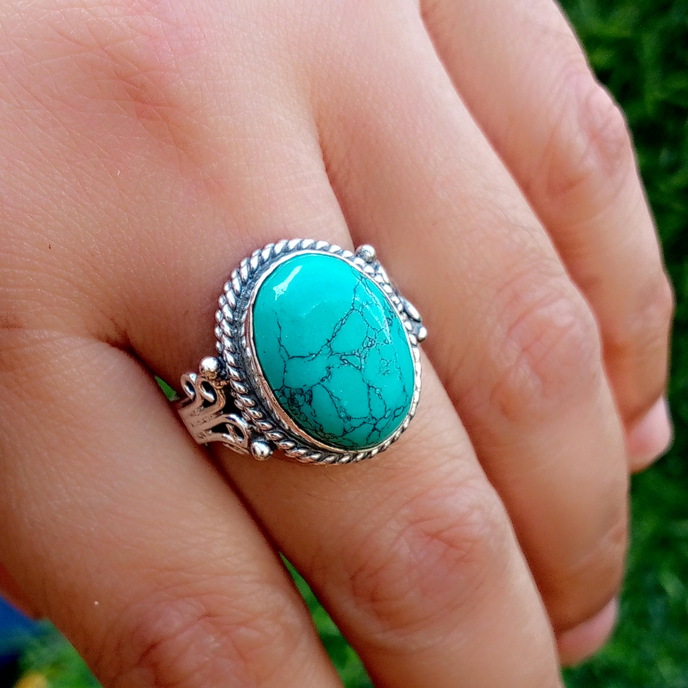 Oval Turquoise Ring in 925 Sterling Silver
