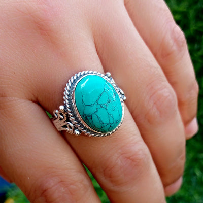 Oval Turquoise Ring in 925 Sterling Silver