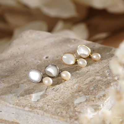 Stud Earrings with Freshwater Pearls